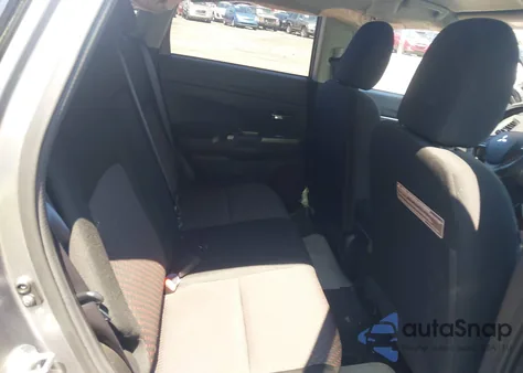 2018 Mitsubishi Outlander Sport 2.0 Es z USA, uszkodzony, nr VIN JA4AP3AU8JZ006090